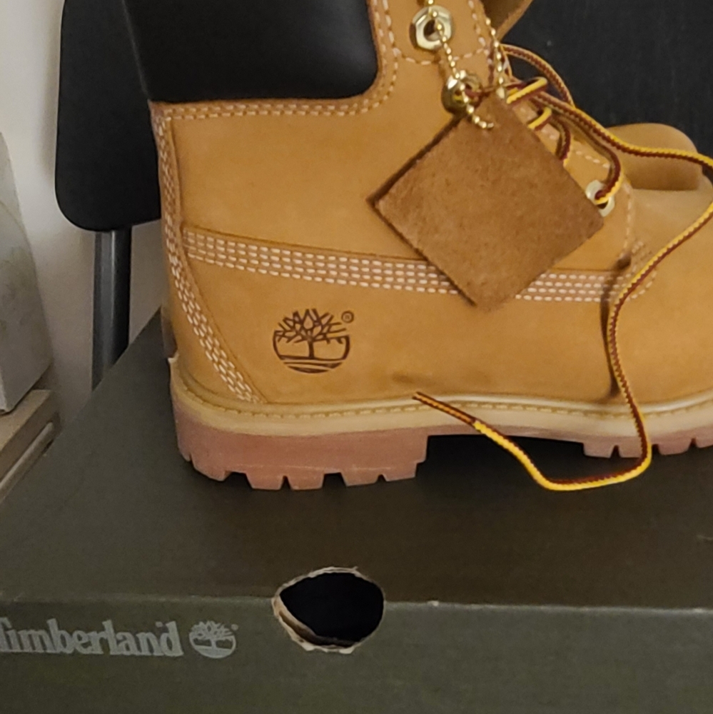 Timberland - Women's Size US5 - Wheat